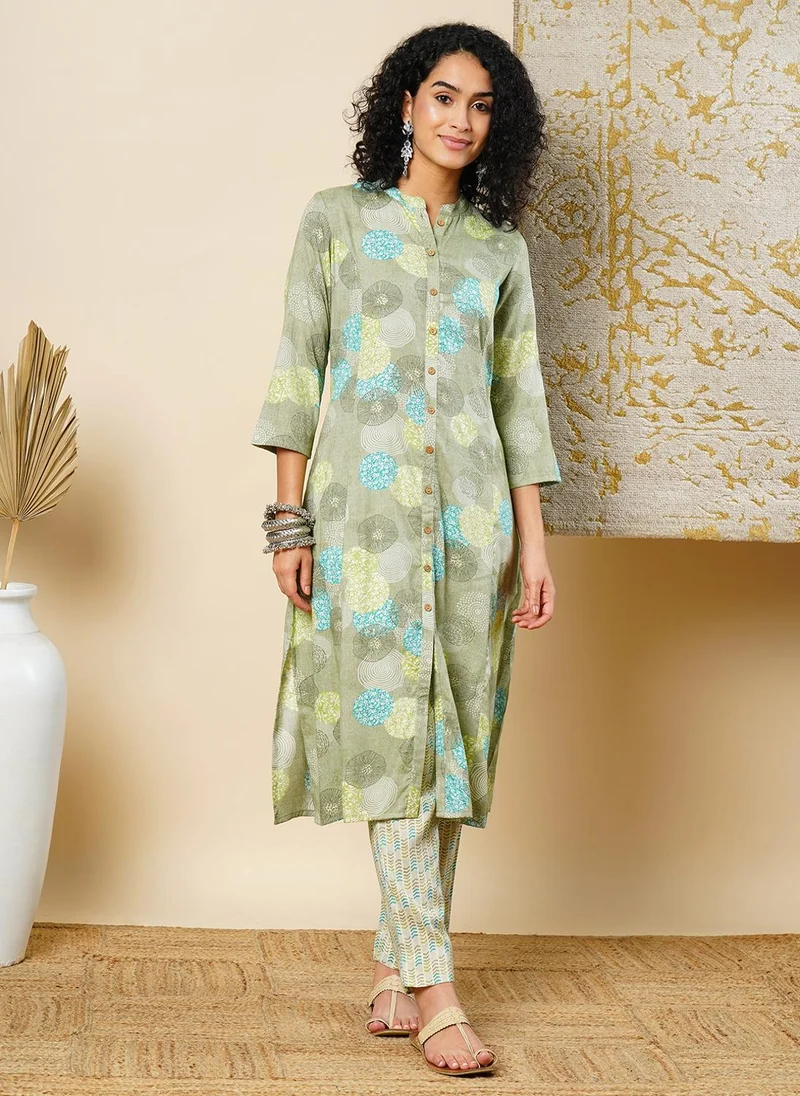 globus Globus Women Printed Panelled Kurta With Trousers